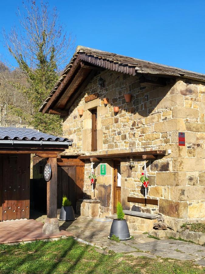 Cabaña Pasiega La Quemada San Pedro Del Romeral Exterior foto